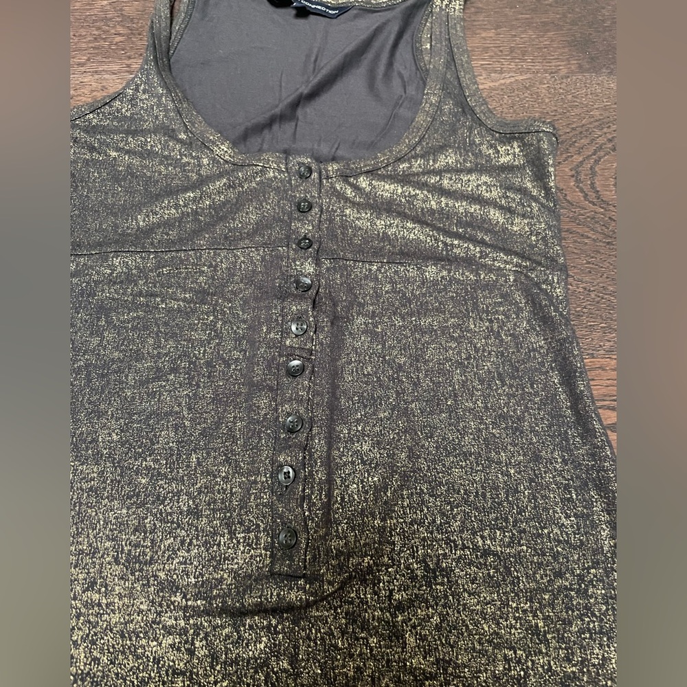 Metallic button front tank - Picture 4 of 6